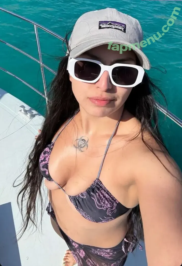 Jameline nude photo #0001 (Gymbarbiejam)