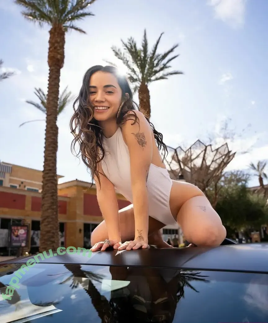 Jameliz Benitez Smith nude photo #0004 (Jameliz Benitez Smith)