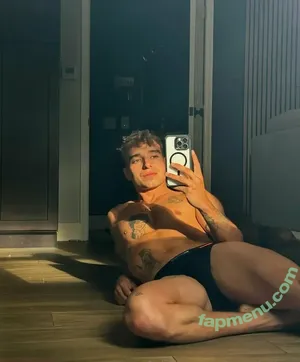  nude photo #0002
