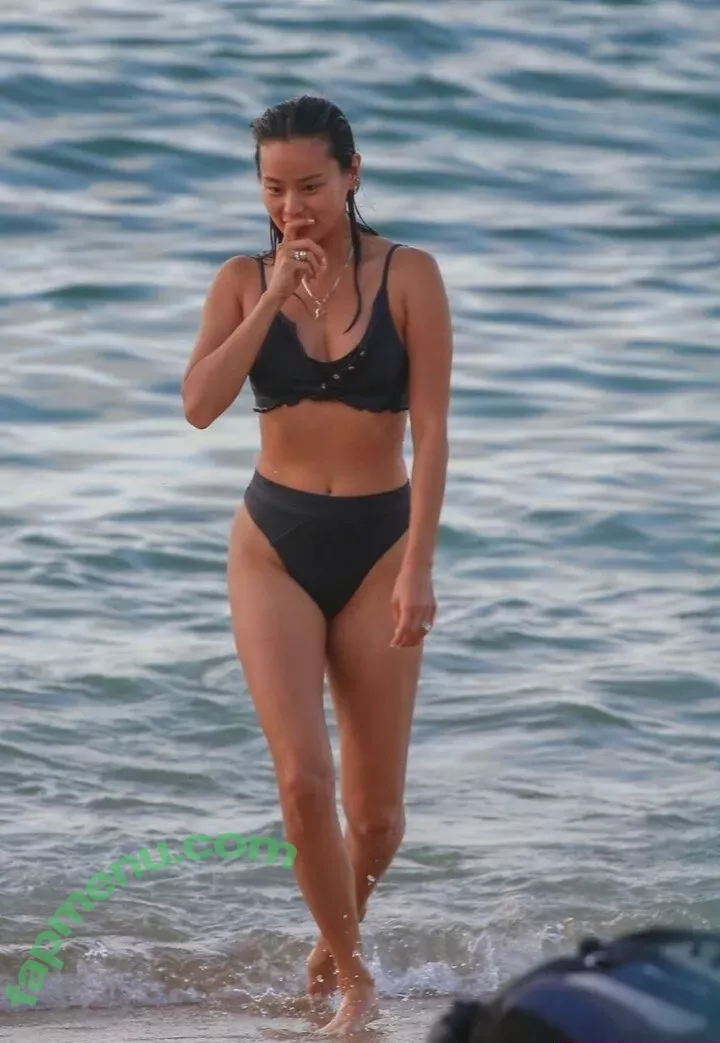 Jamie Chung nude photo #0051 (jamiechung1 / jamiejchung / spicysneakerhead)