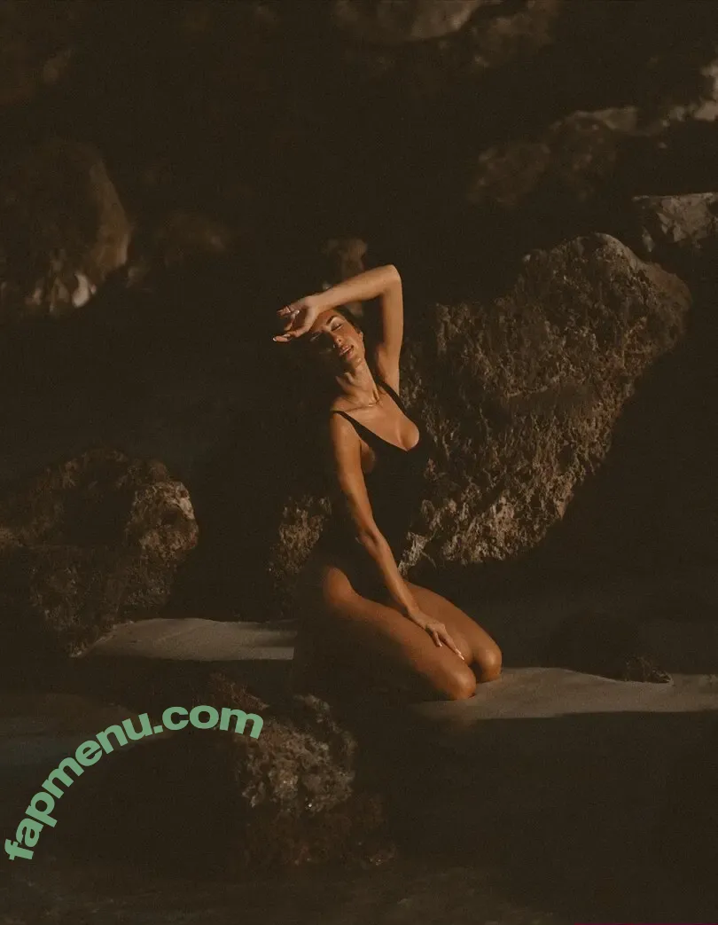 Jana Azizi nude photo #0224 (jana_azizi / janaazizi / janaazizirtl)