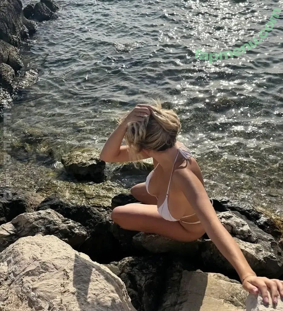 Jana Esser nude photo #0096 (jana_milena / janaaesser / janaesser808)