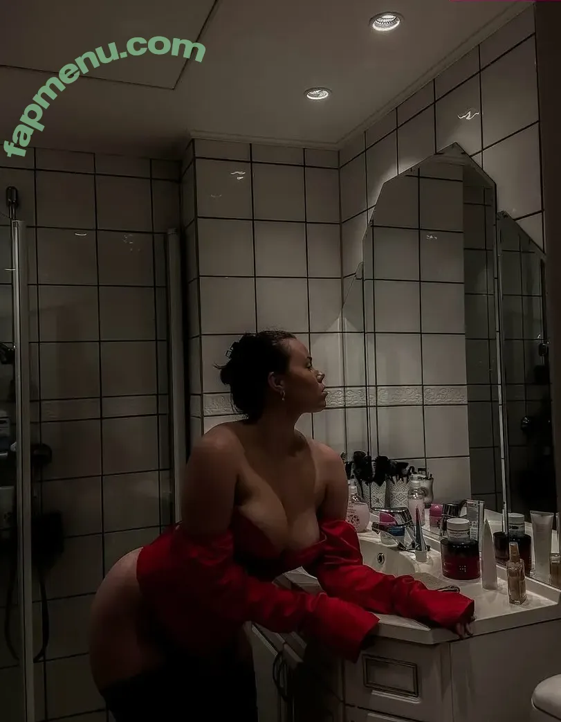 Jana Kristina Heiland nude photo #0048 (janakristinah)