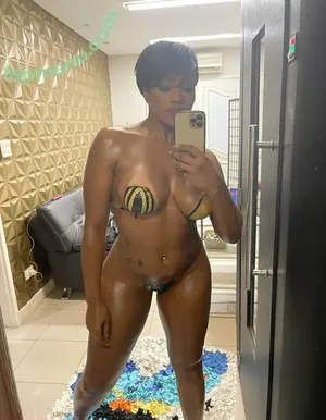 Janaína Simões / atriz da praça é nossa / eujanainasimoes / passista nude photo #0022