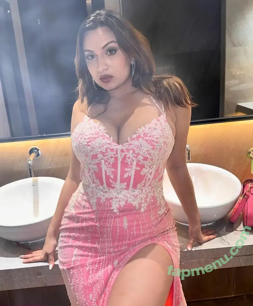 Jane Dipika Garrett nude photo #0020 (jadedipika_)