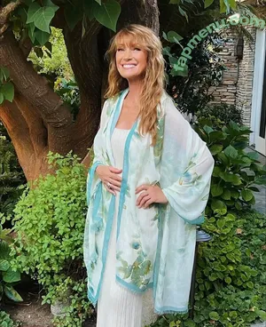 Jane Seymour / janeseymour nude photo #0041