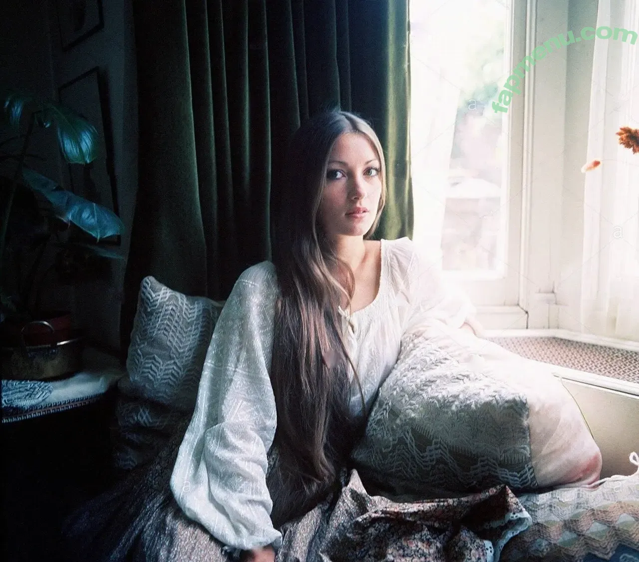 Jane Seymour nude photo #0043 (janeseymour)