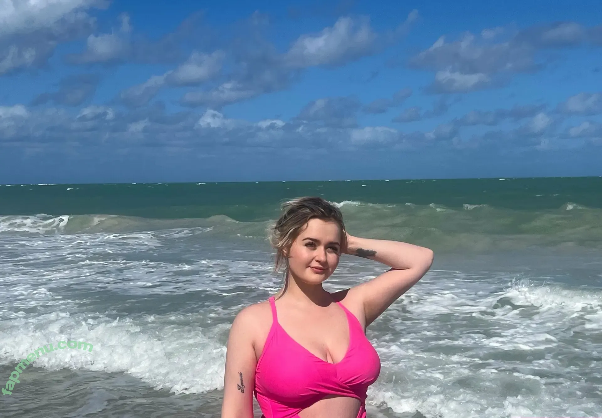 janechan nude photo #0002 (janechanhc)