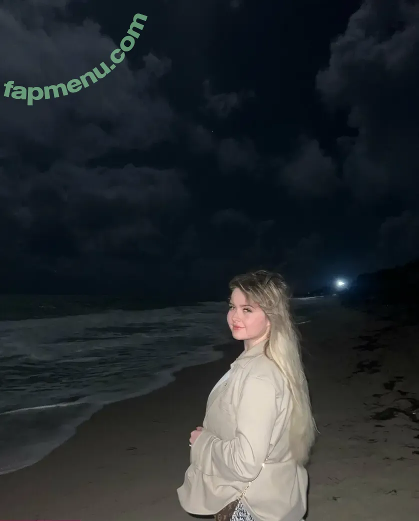 janechan nude photo #0003 (janechanhc)