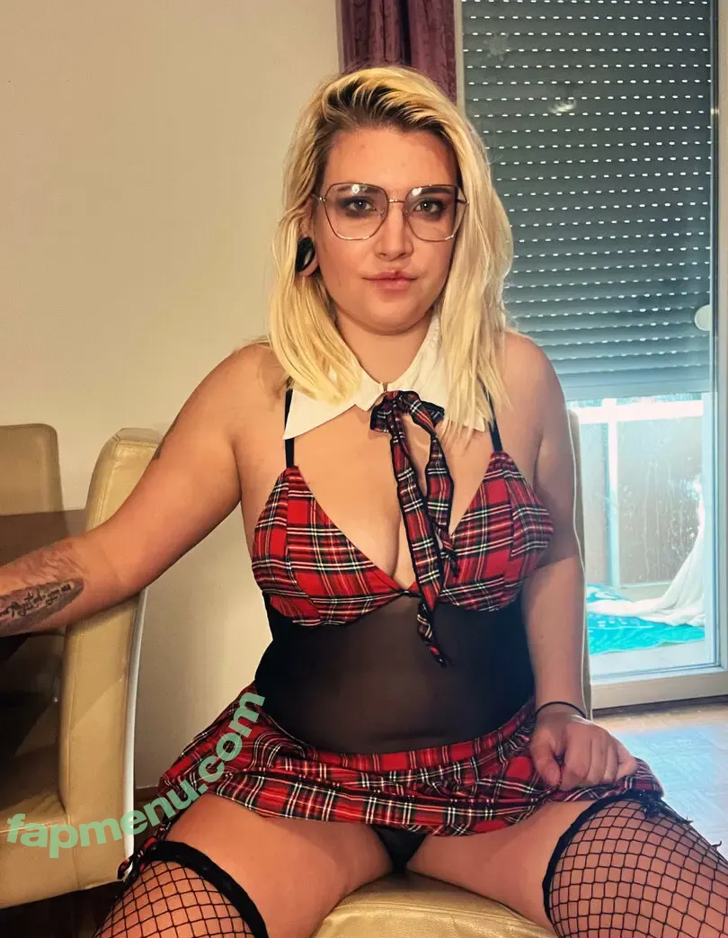 janeheart_official nude photo #0003 (janeandtheheartbreakers)