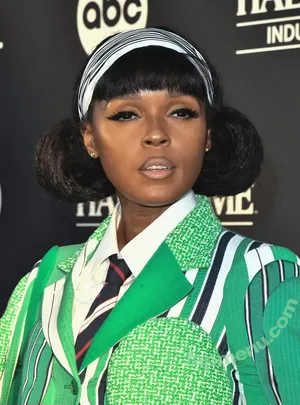 Janelle “Jane” Monáe / janellemonae nude photo #0191