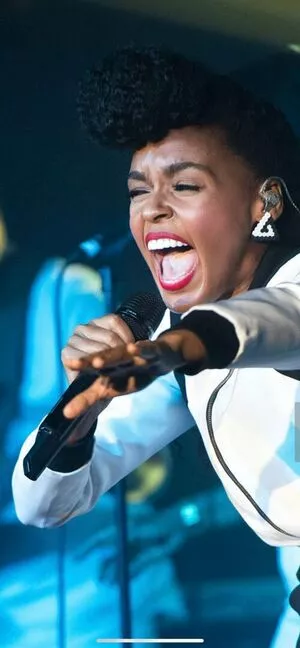 Janelle Monae / janellemonae nude photo #0004
