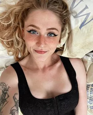 Janet Devlin / JanetJealousy / janetdevlinofficial nude photo #0077