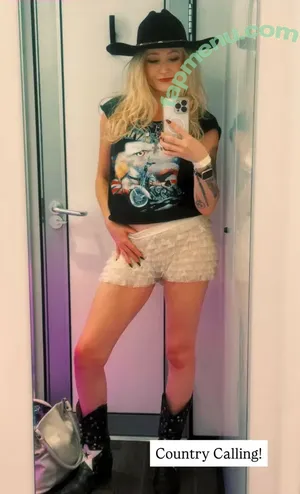 Janet Devlin / JanetJealousy / janetdevlinofficial nude photo #0293