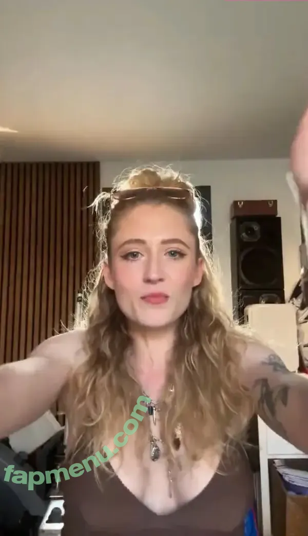 Janet Devlin nude photo #0254 (JanetJealousy / janetdevlinofficial)