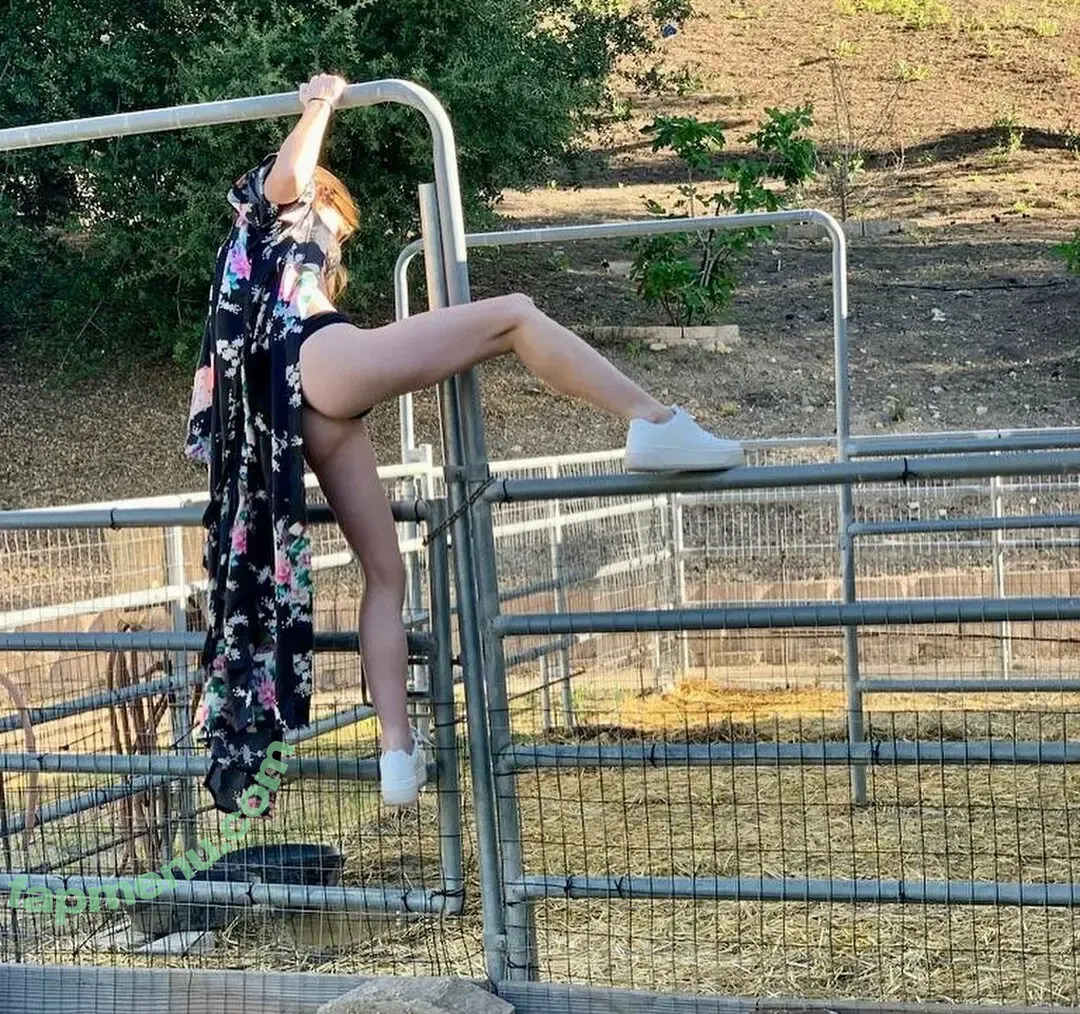 Janet Montgomery nude photo #0127 (janeymontgomery / thebestofjaney)