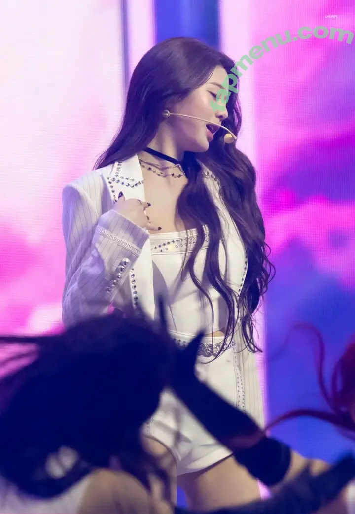 Jang Won-young nude photo #5002 (for_everyoung10 / 장원영 WONYOUNG)