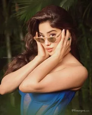 Janhvi Kapoor / janhvikapoor / janhvikapoorr nude photo #0085