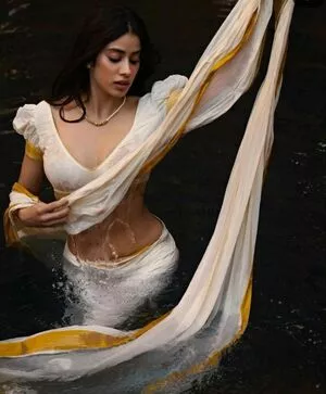 Janhvi Kapoor / janhvikapoor / janhvikapoorr nude photo #0122