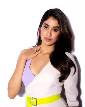 Janhvi Kapoor / janhvikapoor / janhvikapoorr nude photo #0185