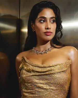 Janhvi Kapoor / janhvikapoor / janhvikapoorr nude photo #0190