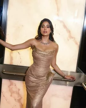 Janhvi Kapoor / janhvikapoor / janhvikapoorr nude photo #0198