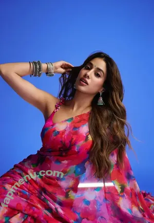 Janhvi Kapoor / janhvikapoor / janhvikapoorr nude photo #0273
