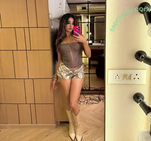 Janhvi Kapoor / janhvikapoor / janhvikapoorr nude photo #0283