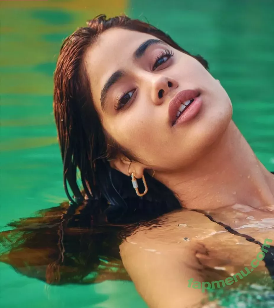 Janhvi Kapoor nude photo #0015 (janhvikapoor / janhvikapoorr)