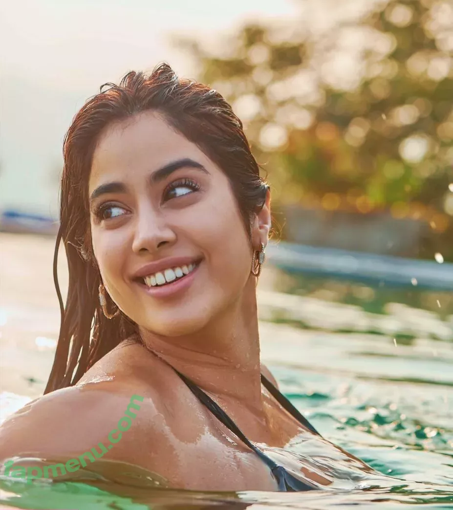 Janhvi Kapoor nude photo #0017 (janhvikapoor / janhvikapoorr)