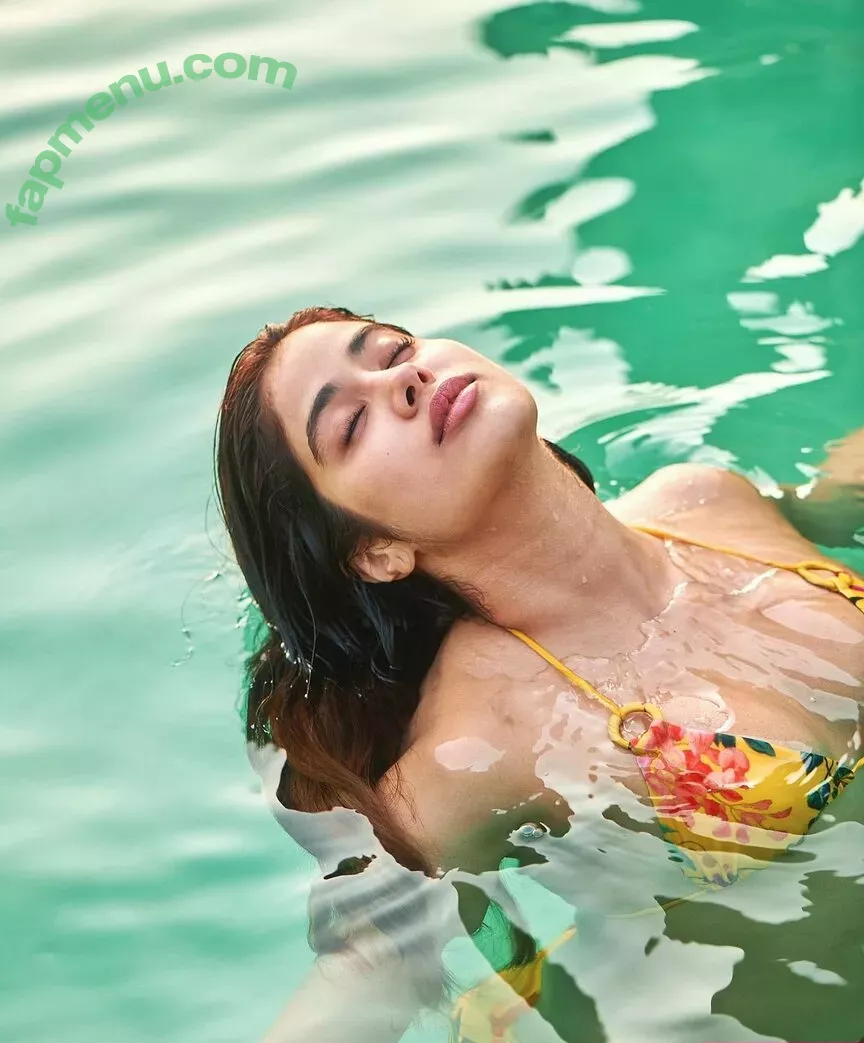 Janhvi Kapoor nude photo #0019 (janhvikapoor / janhvikapoorr)