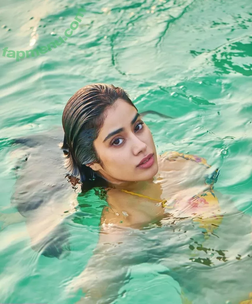 Janhvi Kapoor nude photo #0020 (janhvikapoor / janhvikapoorr)
