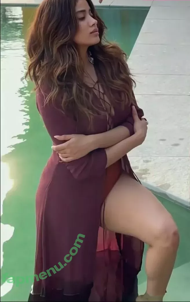 Janhvi Kapoor nude photo #0024 (janhvikapoor / janhvikapoorr)