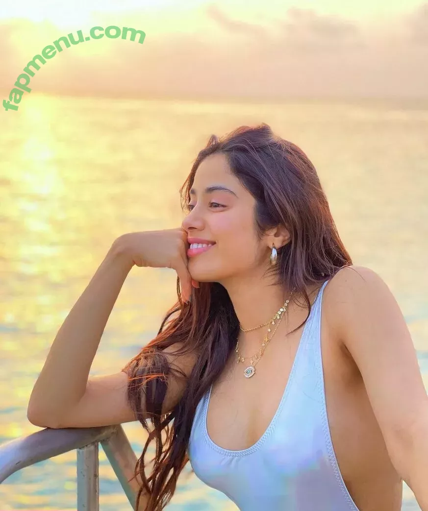 Janhvi Kapoor nude photo #0028 (janhvikapoor / janhvikapoorr)