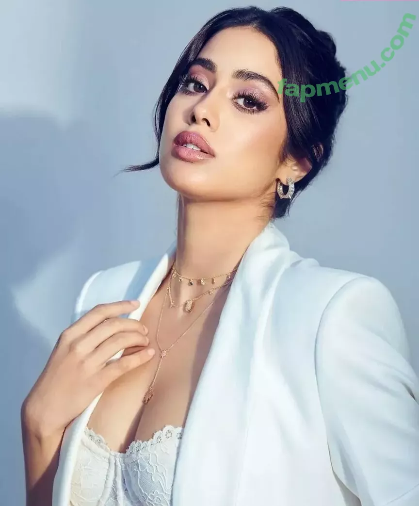Janhvi Kapoor nude photo #0047 (janhvikapoor / janhvikapoorr)