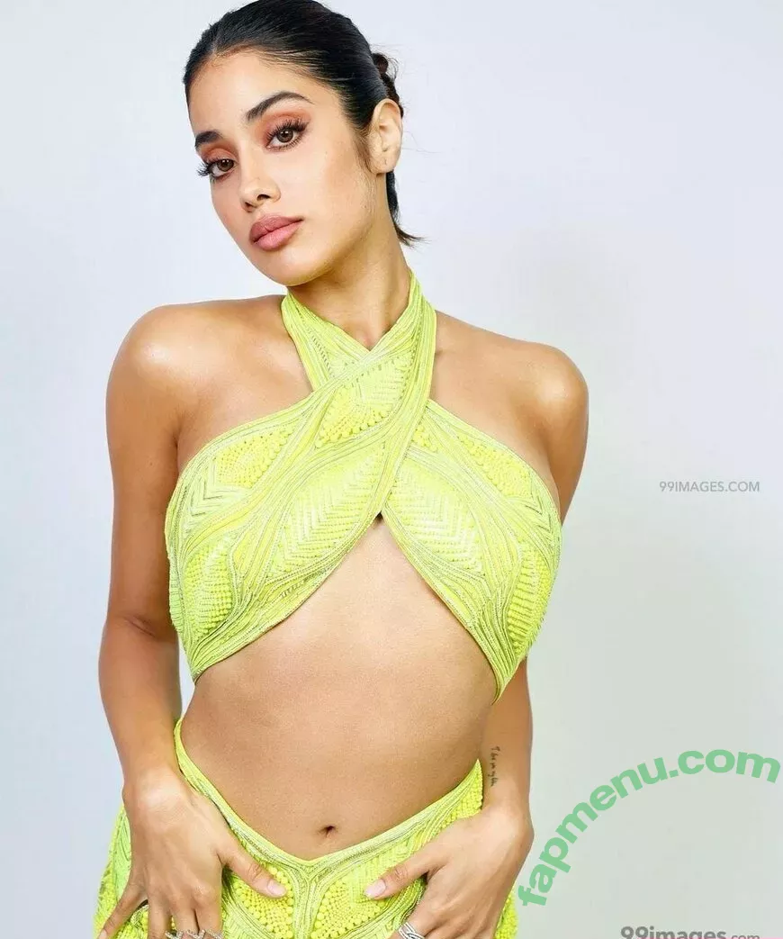 Janhvi Kapoor nude photo #0066 (janhvikapoor / janhvikapoorr)
