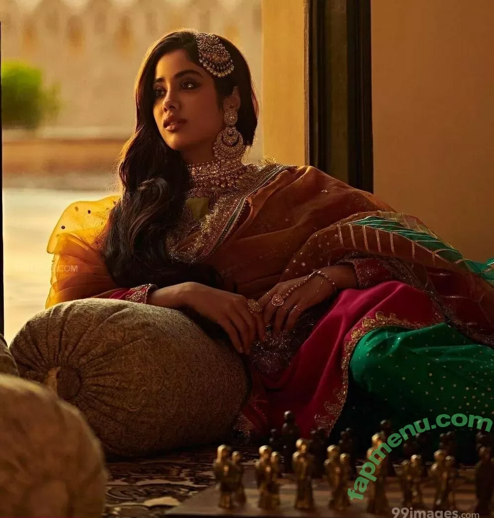 Janhvi Kapoor nude photo #0068 (janhvikapoor / janhvikapoorr)