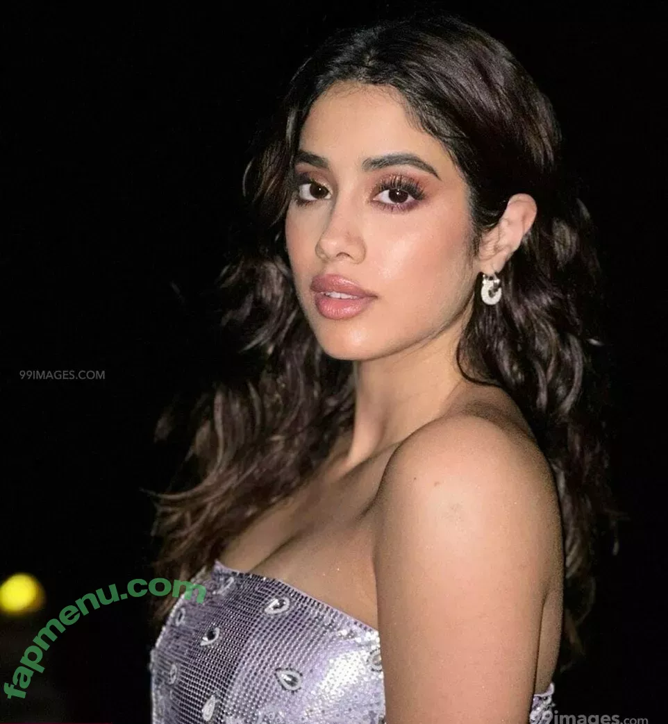 Janhvi Kapoor nude photo #0074 (janhvikapoor / janhvikapoorr)