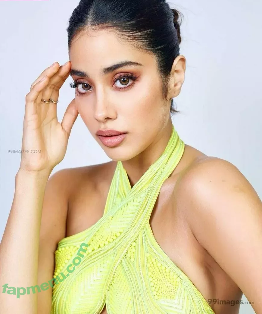 Janhvi Kapoor nude photo #0076 (janhvikapoor / janhvikapoorr)