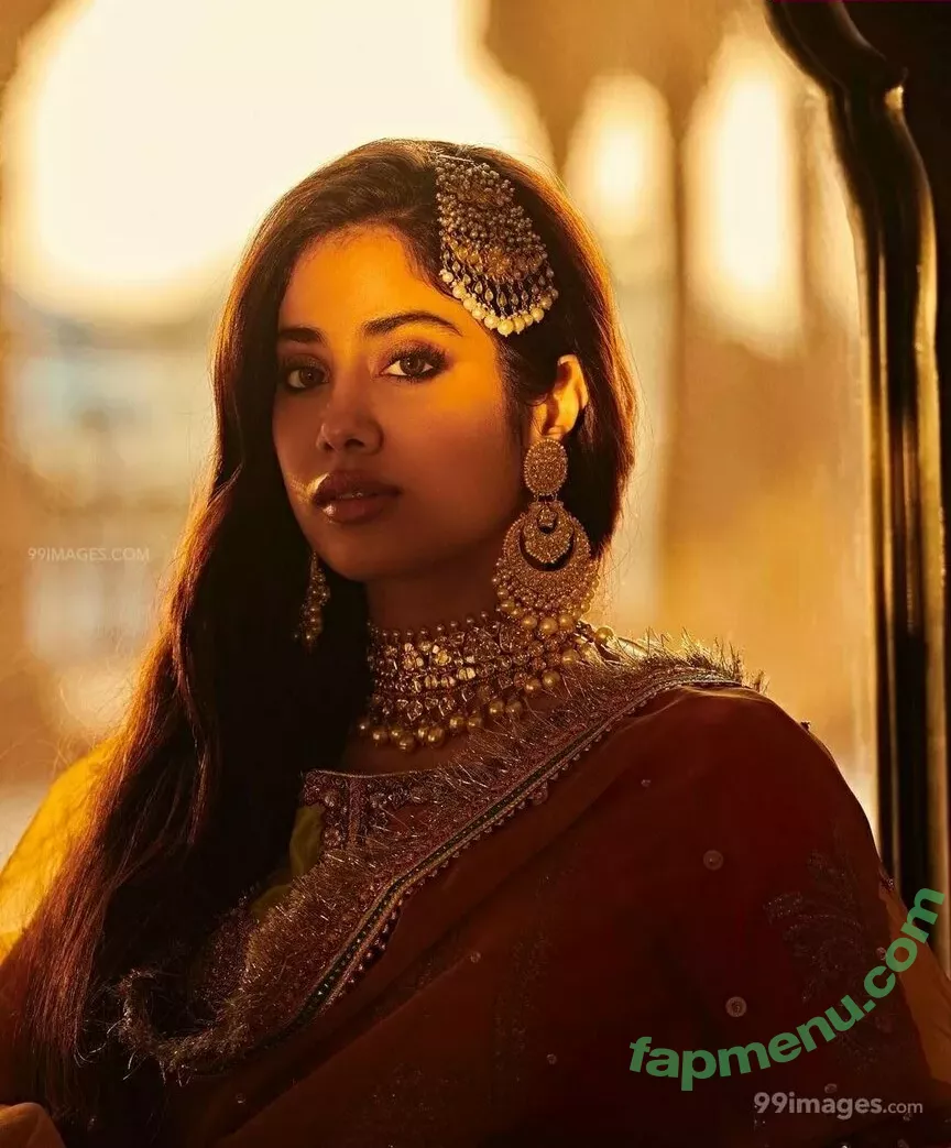 Janhvi Kapoor nude photo #0088 (janhvikapoor / janhvikapoorr)