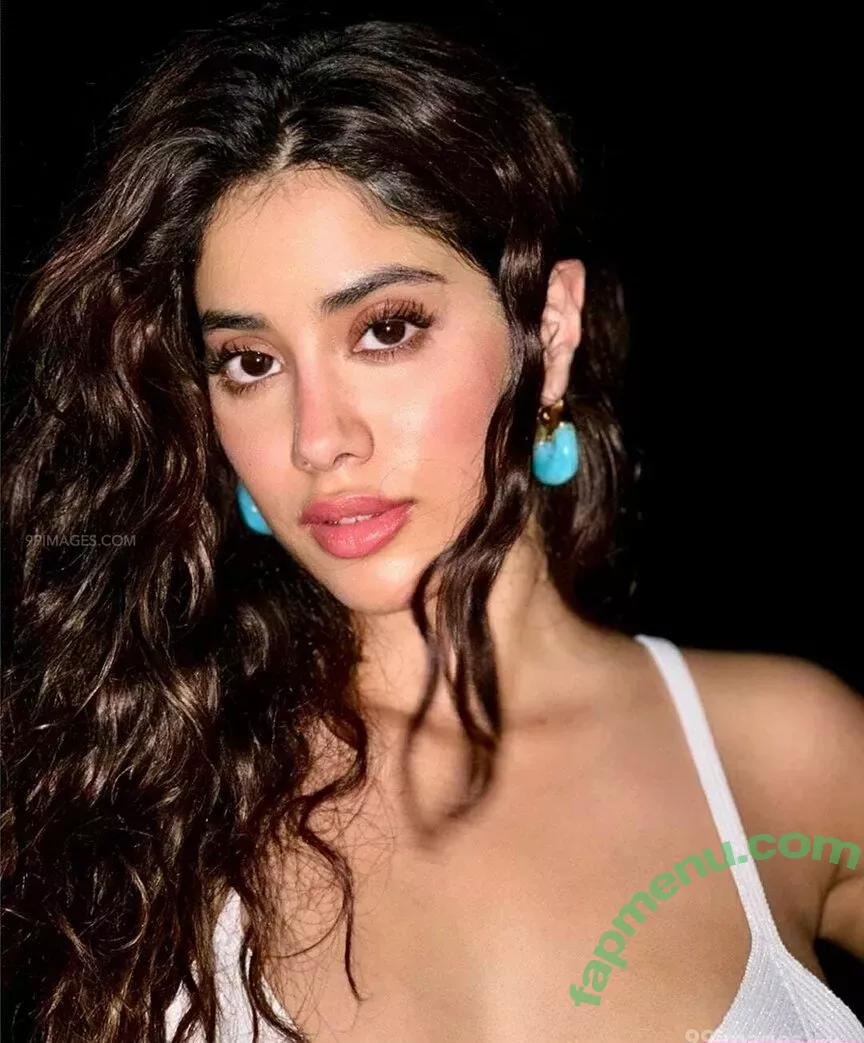 Janhvi Kapoor nude photo #0105 (janhvikapoor / janhvikapoorr)