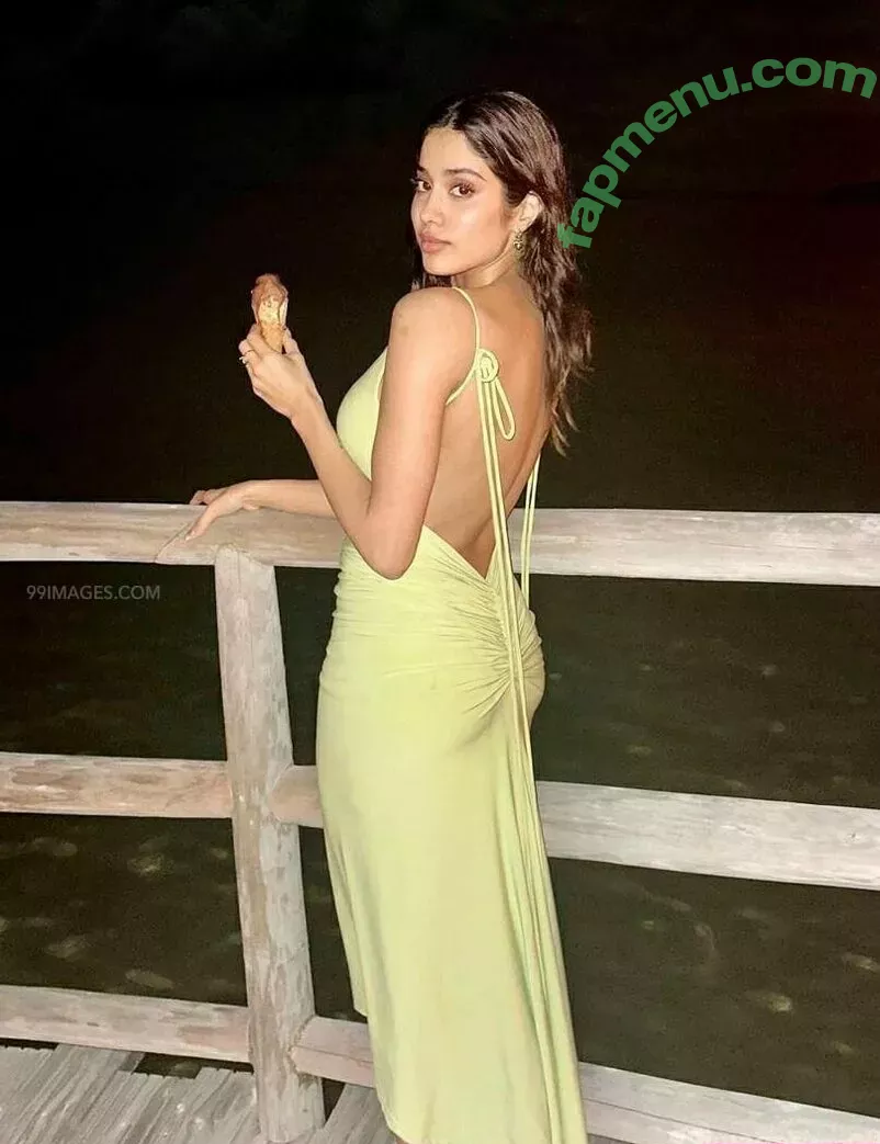 Janhvi Kapoor nude photo #0112 (janhvikapoor / janhvikapoorr)