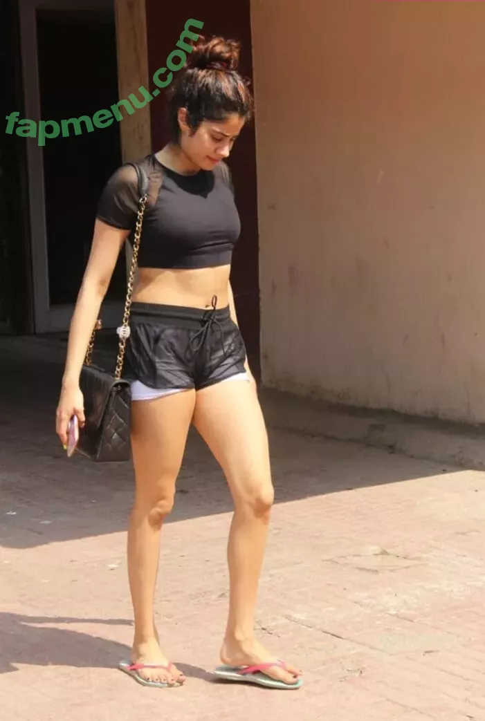 Janhvi Kapoor nude photo #0123 (janhvikapoor / janhvikapoorr)