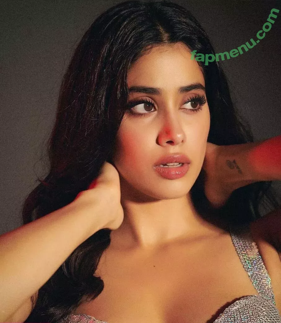 Janhvi Kapoor nude photo #0134 (janhvikapoor / janhvikapoorr)