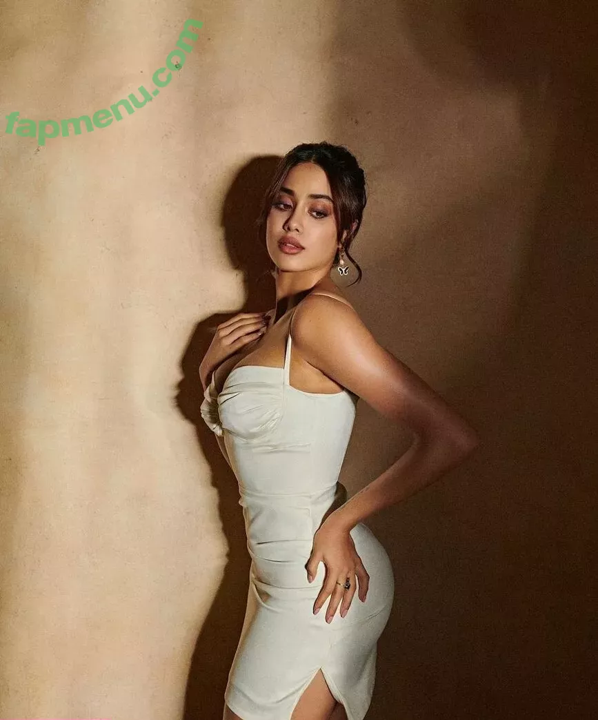 Janhvi Kapoor nude photo #0137 (janhvikapoor / janhvikapoorr)