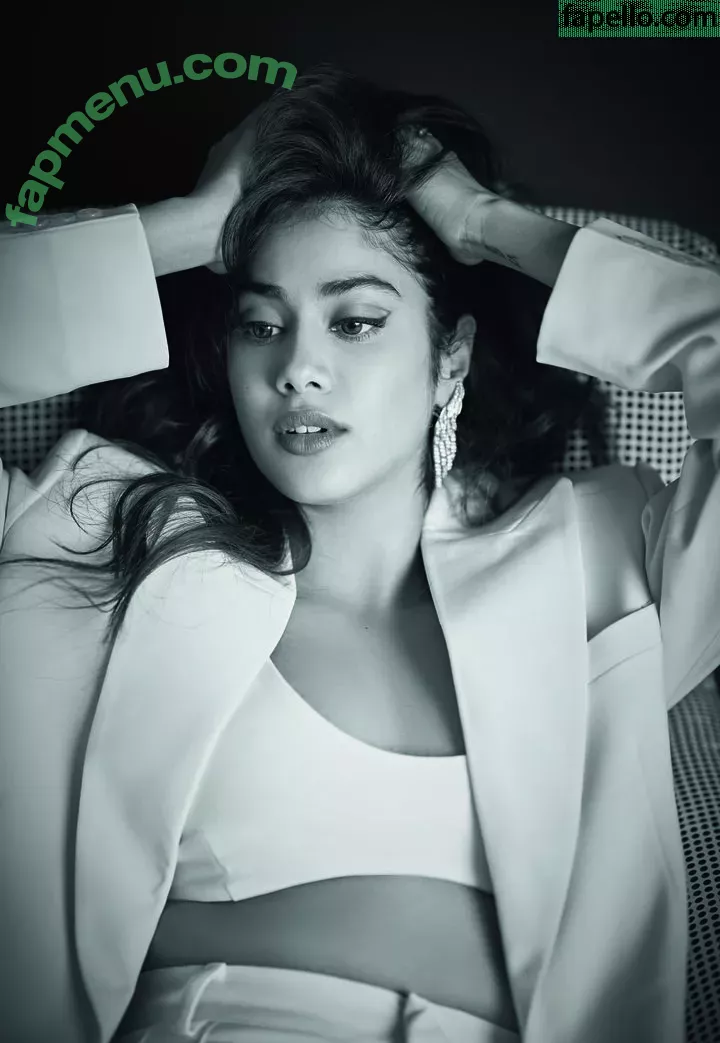 Janhvi Kapoor nude photo #0176 (janhvikapoor / janhvikapoorr)