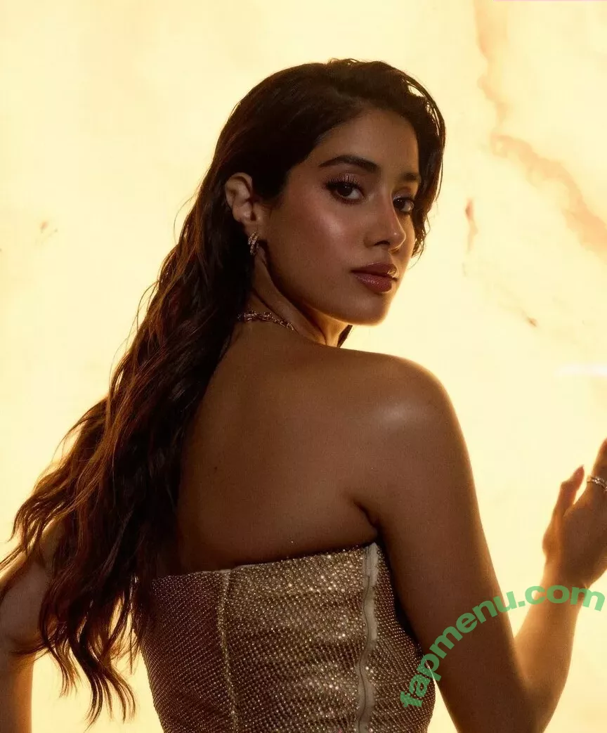 Janhvi Kapoor nude photo #0197 (janhvikapoor / janhvikapoorr)