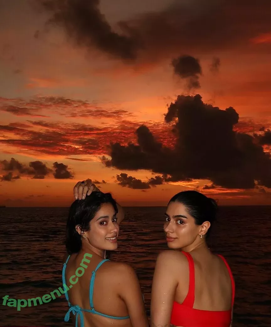 Janhvi Kapoor nude photo #0216 (janhvikapoor / janhvikapoorr)