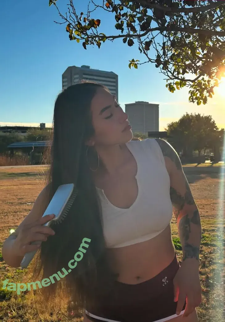 Janice Gil nude photo #0013 (Littogoblinlifts)