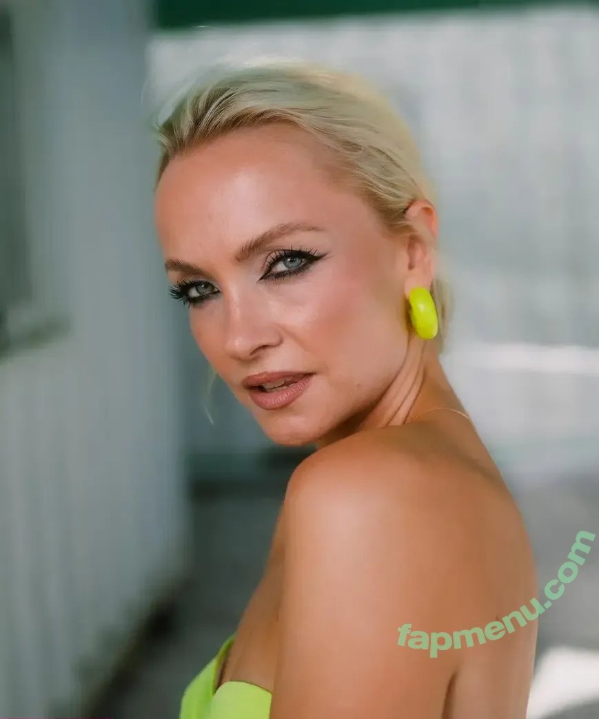Janin Ullmann nude photo #0173 (janinullmann)